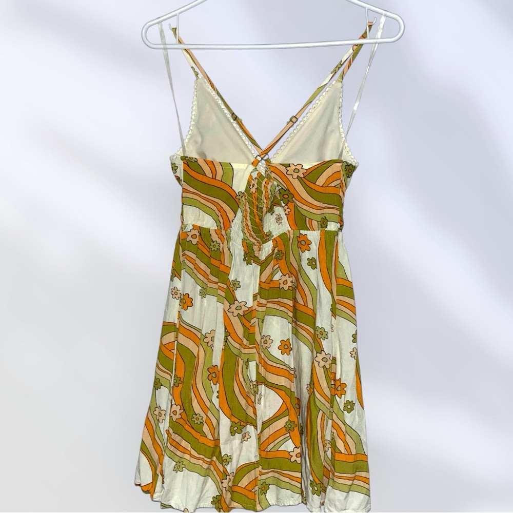 Retro Patterned Summer Dress - Picture 3 of 4